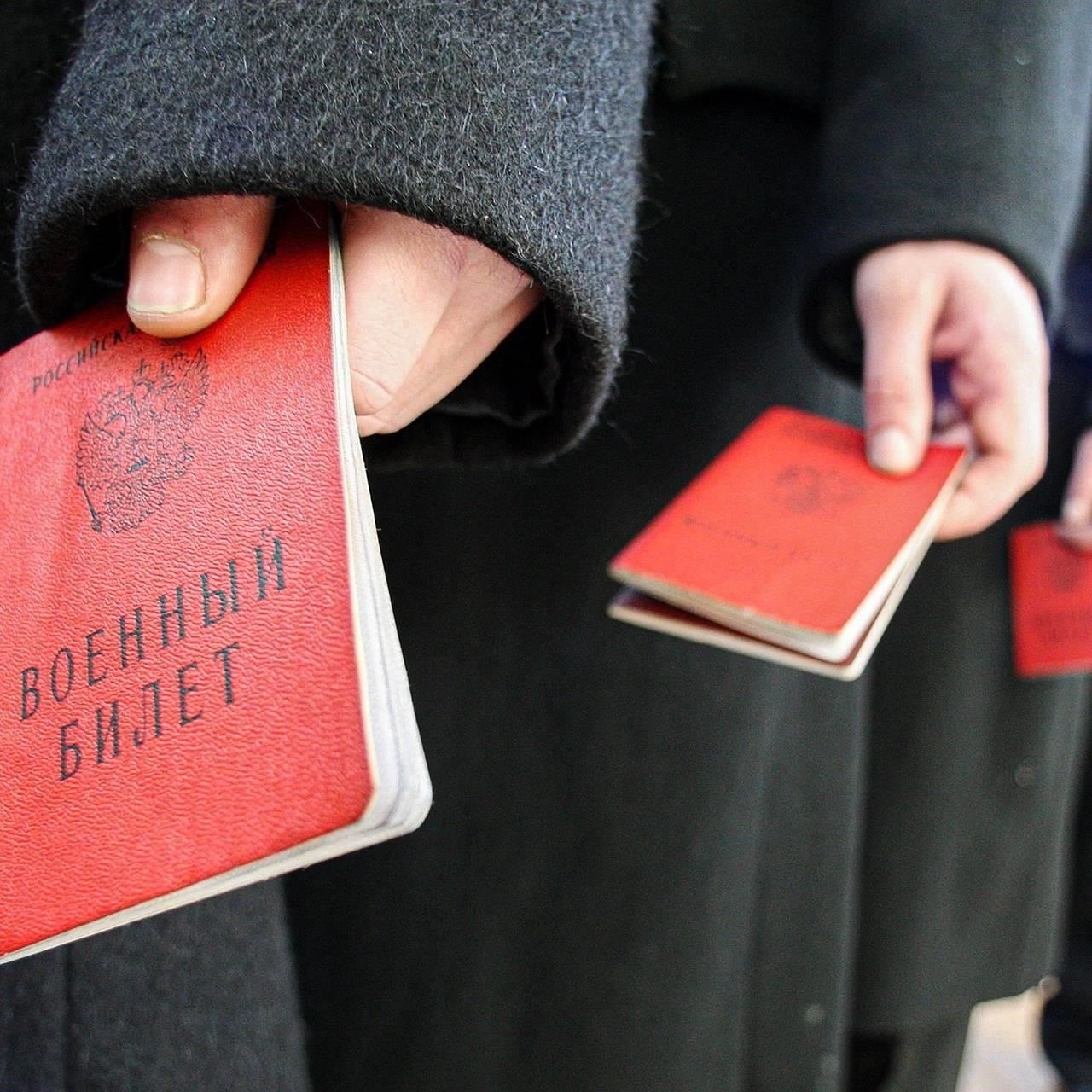 Внутренняя классификация ролей: 999000a предполагает, что военнослужащий может быть вовлечен в выполнение специализированных обязанностей или ролей, которые обычно не охватываются традиционными кодами военных должностей.