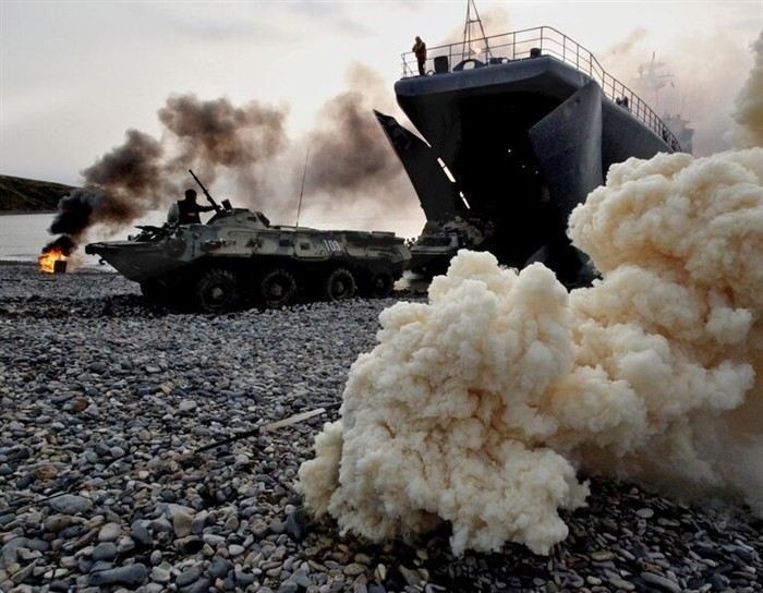 История создания и эволюция плавающих бронетранспортёров