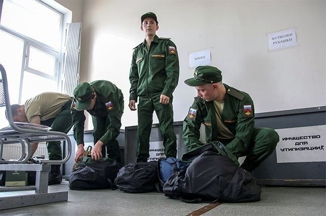 Почему бегают от армии жители крупных городов? Причины и факторы