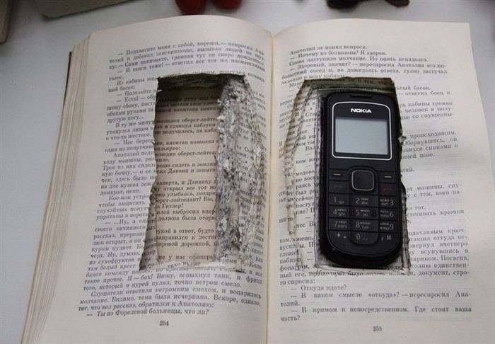 Лучшие места для тайников: куда спрятать телефон в казарме