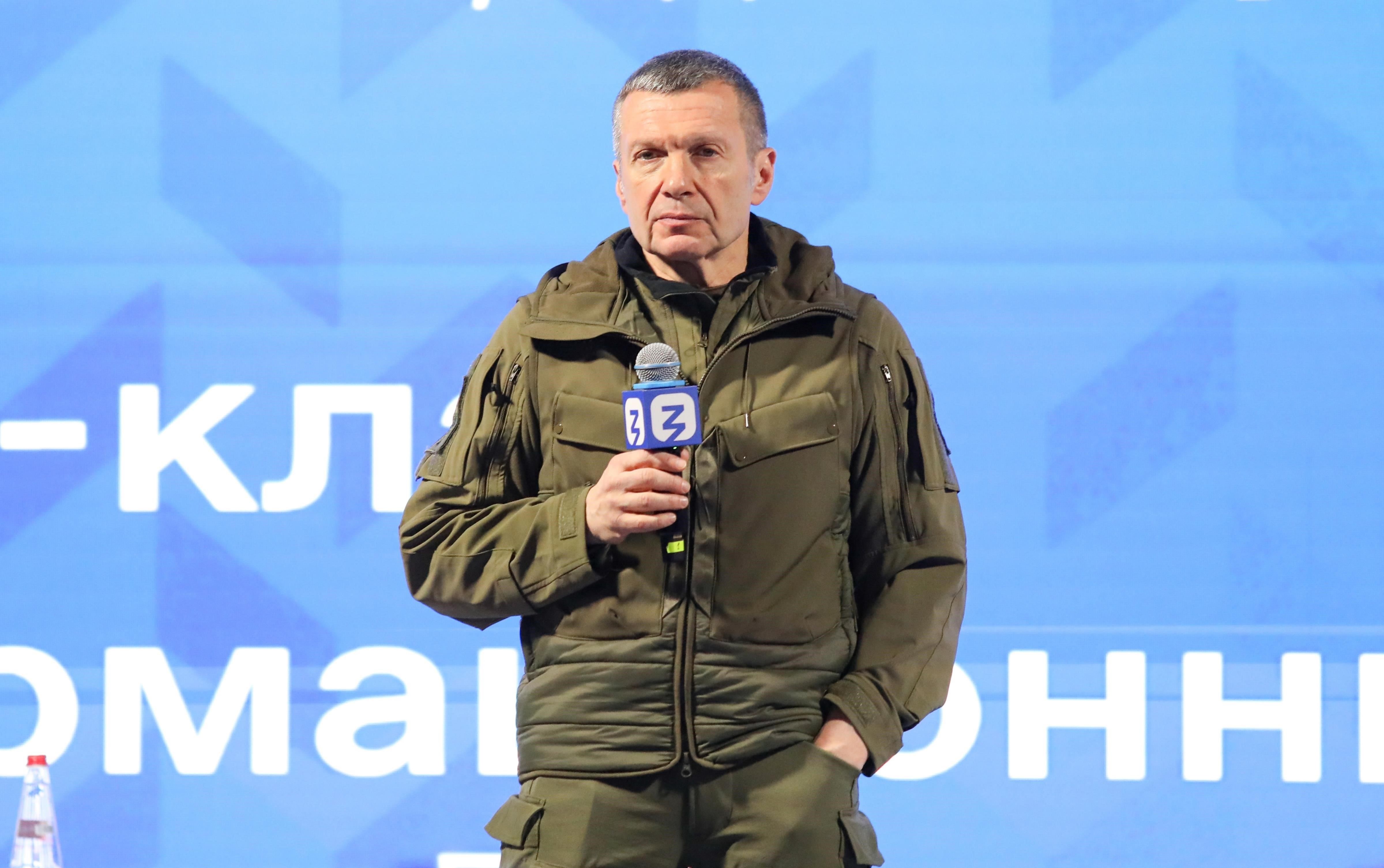 Как такие общественные деятели, как Соловьев, Газманов и Медведев, относятся к национальной обороне?