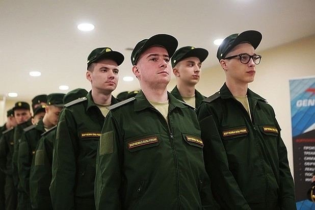 Как различаются условия службы в различных родах войск?