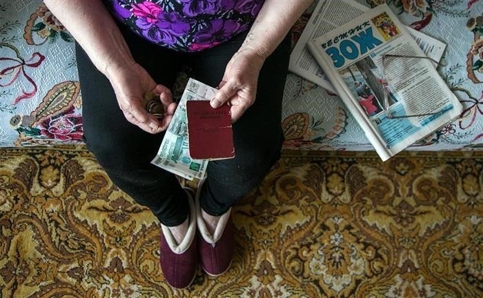Почему пенсионеры продолжают работать
