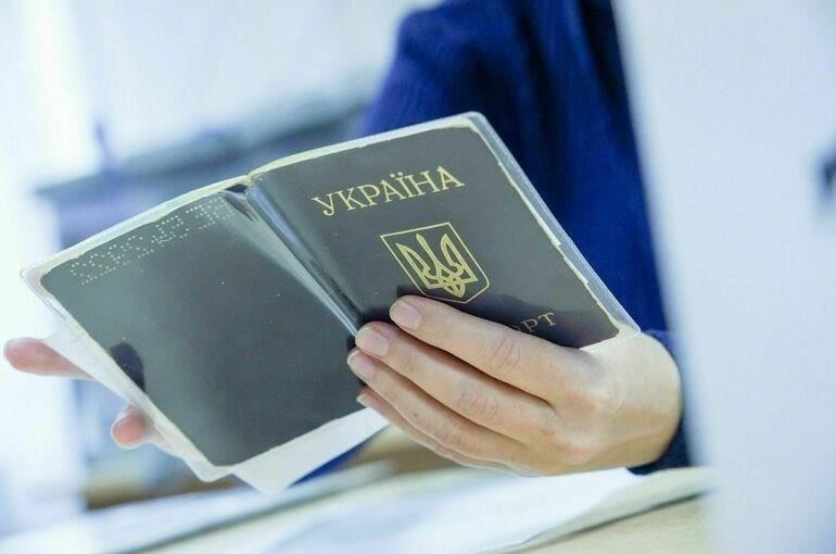 Понимание основ безвизовой политики УкраиныЧтобы путешествовать в Украину без визы, вам необходимо выполнить определенные условия, которые зависят от вашего гражданства. Граждане разных стран могут въезжать в страну на короткий срок без необходимости получения разрешения на въезд, если они не занимаются трудовой деятельностью или долгосрочным проживанием.