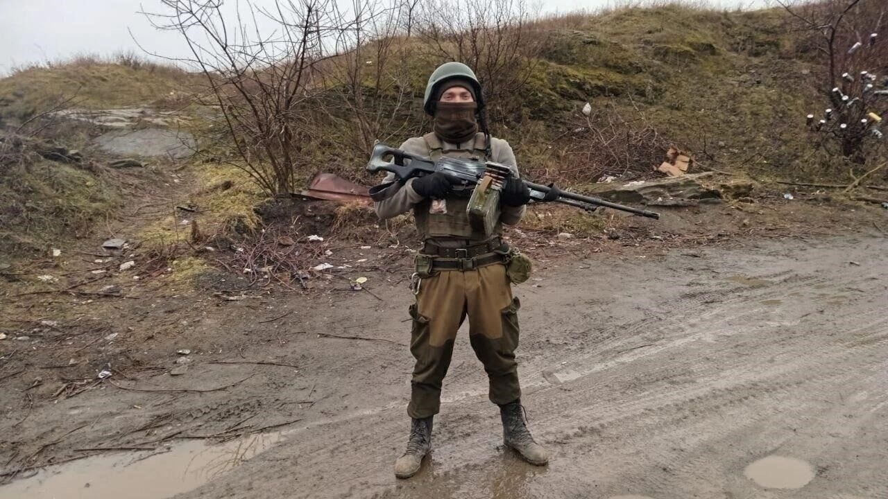 Участие в военных действиях на северном фронте может повлиять на право получения особых льгот, связанных с трудовым стажем в суровых климатических условиях. Тем, кто прошел полный срок службы в армии на периферии, часто засчитывается трудовой стаж, дающий право на получение определенных пособий или пенсий. При определенных условиях продолжительность службы в этих регионах может быть приравнена к гражданской работе.